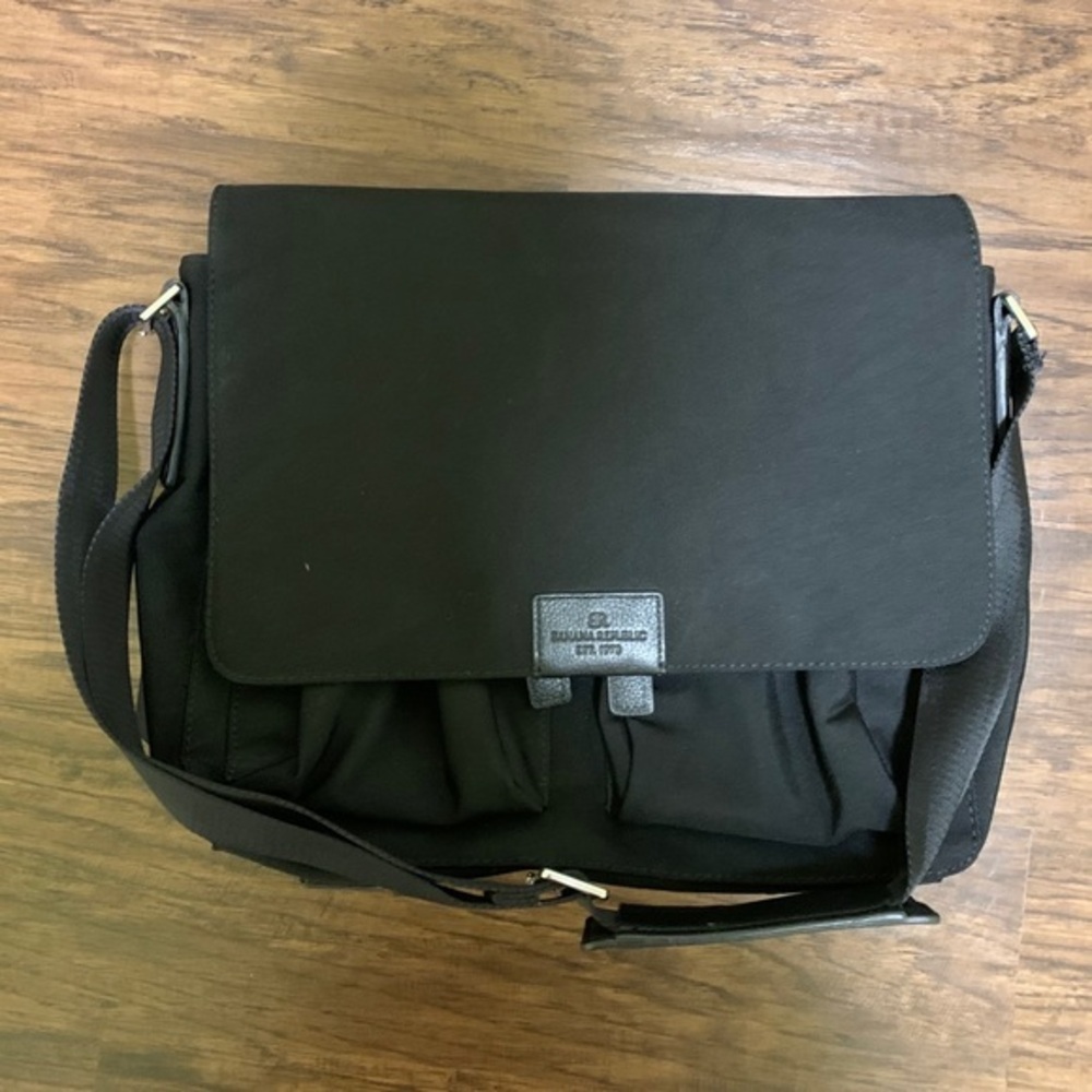 Banana Republic men’s laptop bag ( travel bag)